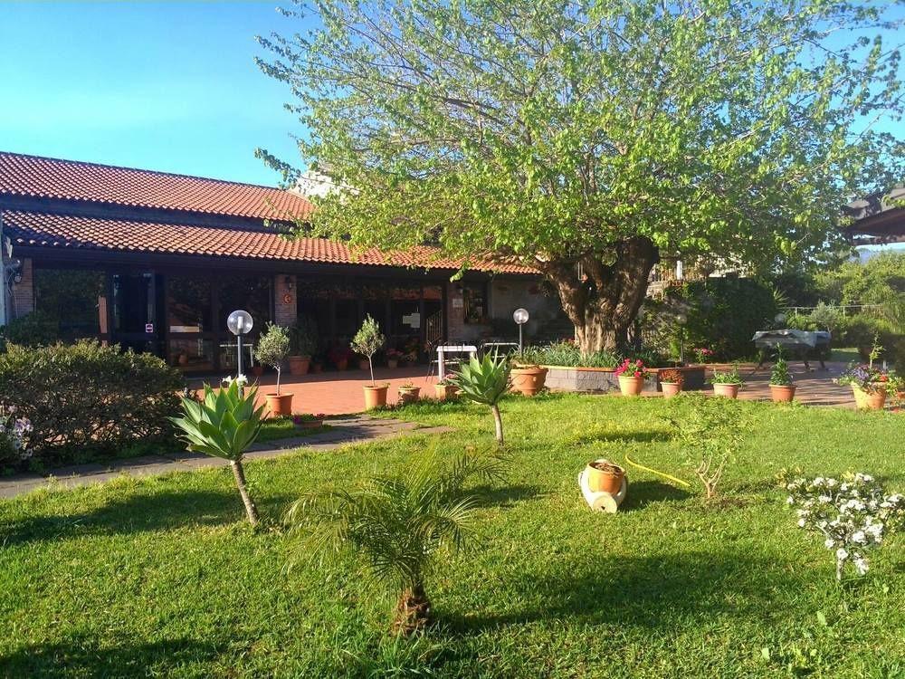 Agriturismo Il Pozzo Antico Mascali Exteriör bild
