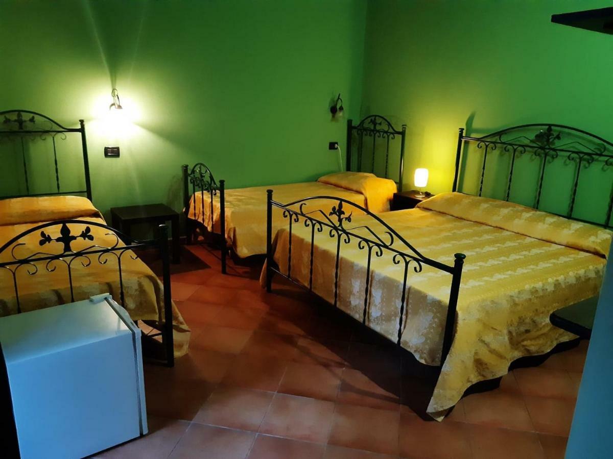 Agriturismo Il Pozzo Antico Mascali Exteriör bild